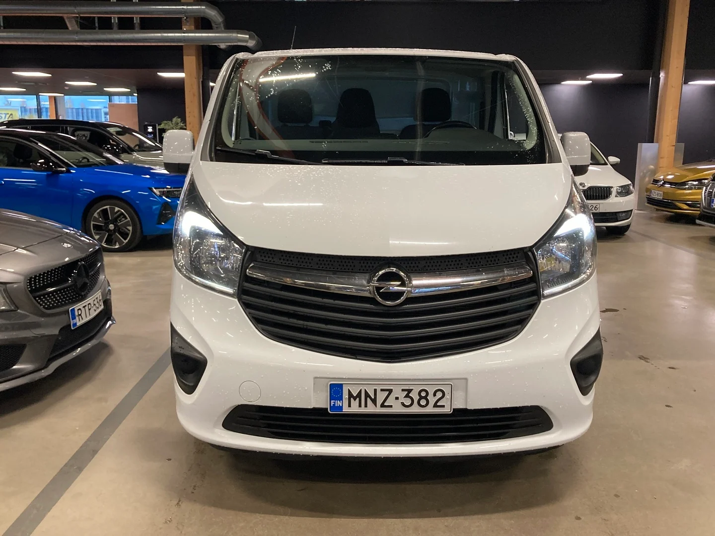Car Image - 1Of39LZ4Rrfde7zwbXACpL
