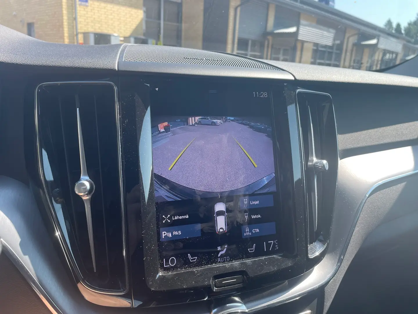 Car Image - 65OvGOTfzkFgDKgxAd3al6