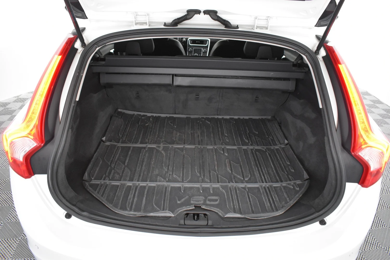 Car Image - 2F1jbxuIrVMtPb1nStBJXY