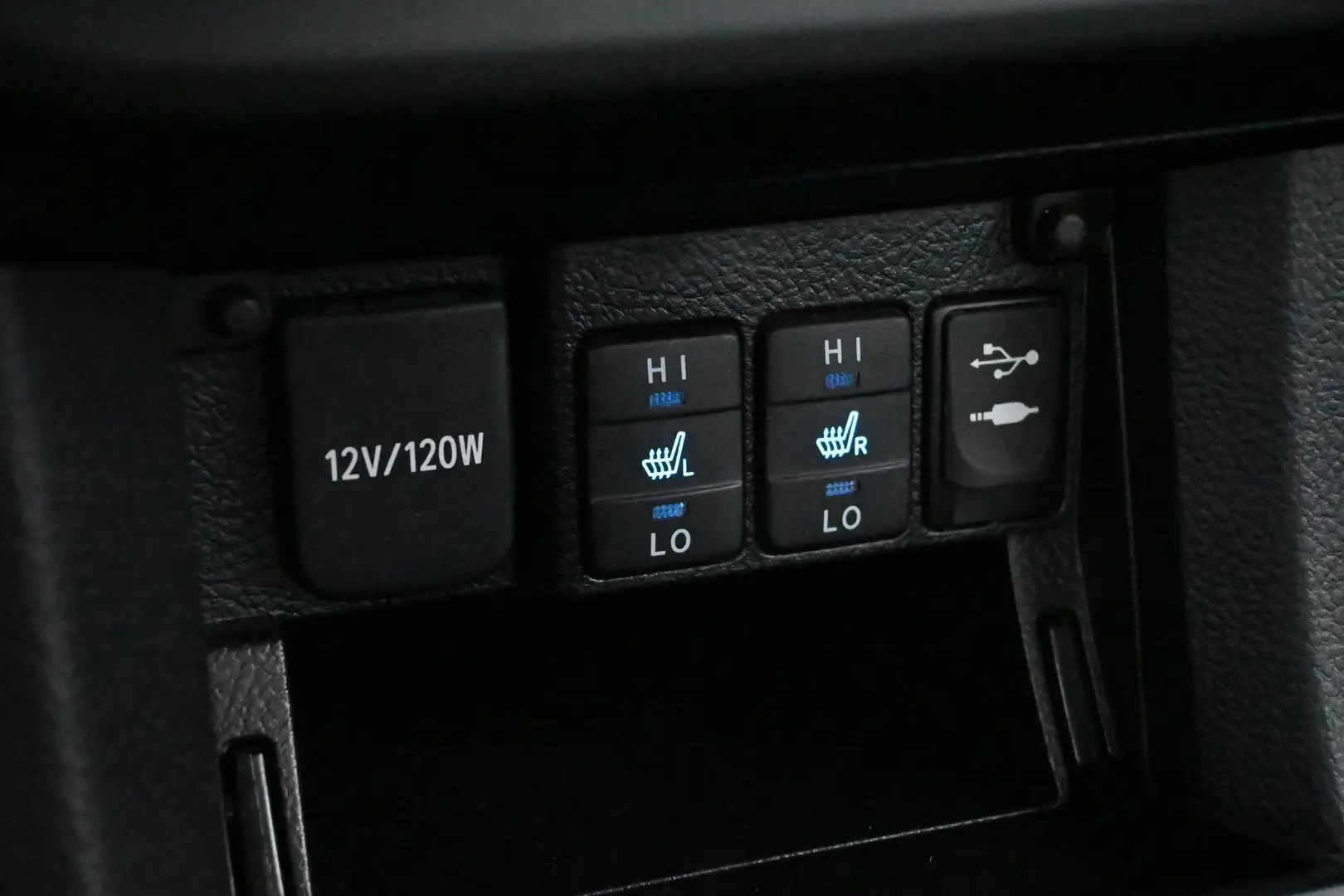 Car Image - 760EdOZdbvPjGBcDzxnoob
