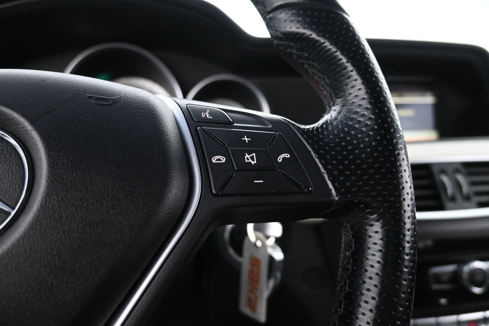 Car Image - 1kAPCpuY3V9ZbTSMOYFimz