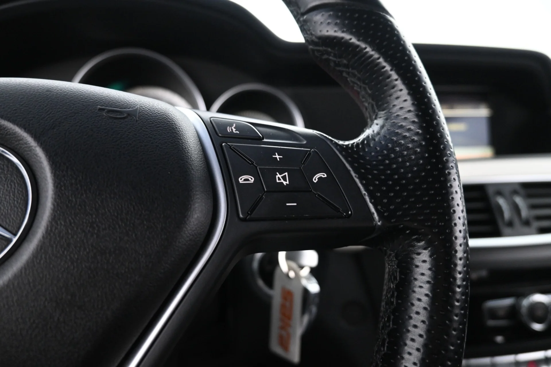 Car Image - 1kAPCpuY3V9ZbTSMOYFimz