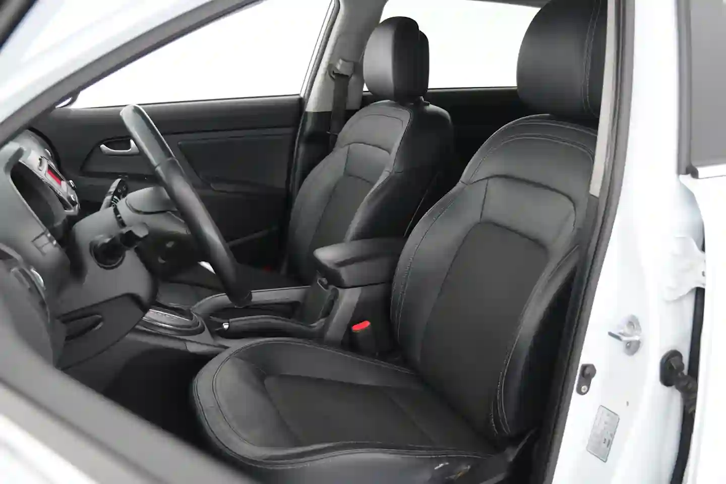 Car Image - 73PAwVeUq8kW6WIhGqDCLI