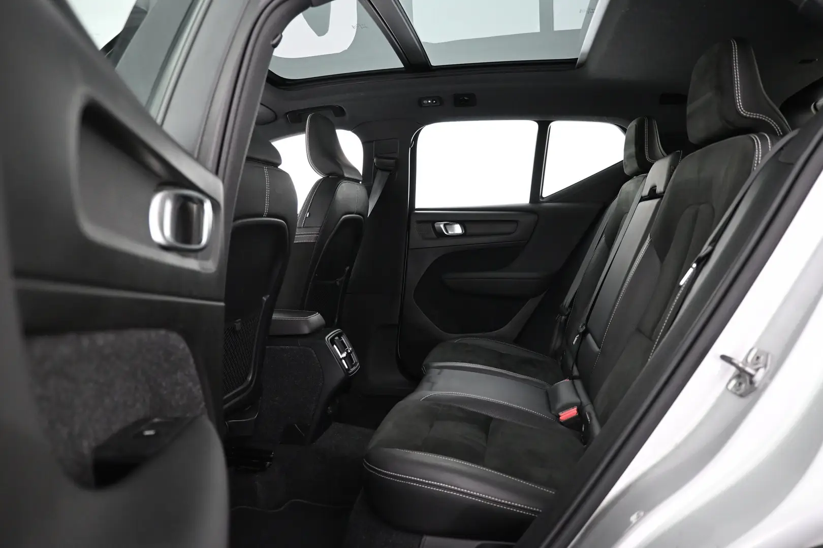 Car Image - NXDdqeLKEf2w9dWDUbJmP