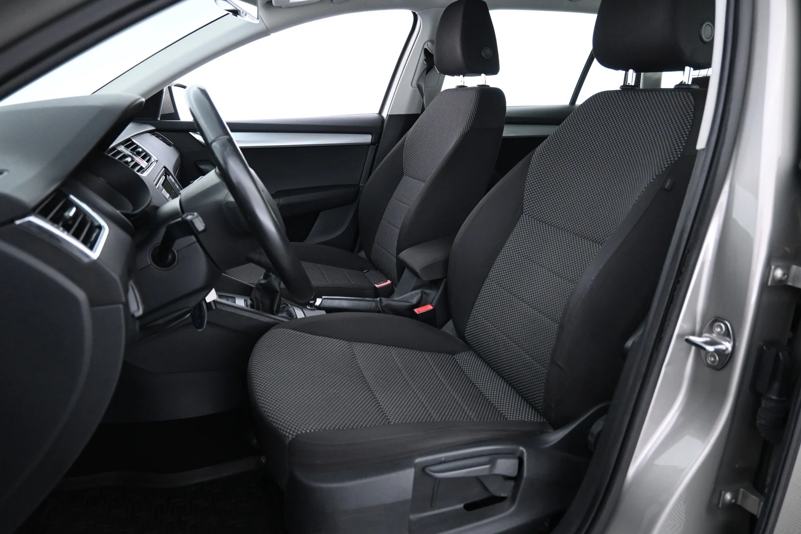 Car Image - 6jaovG4p7DzsQFxqEnS5Js