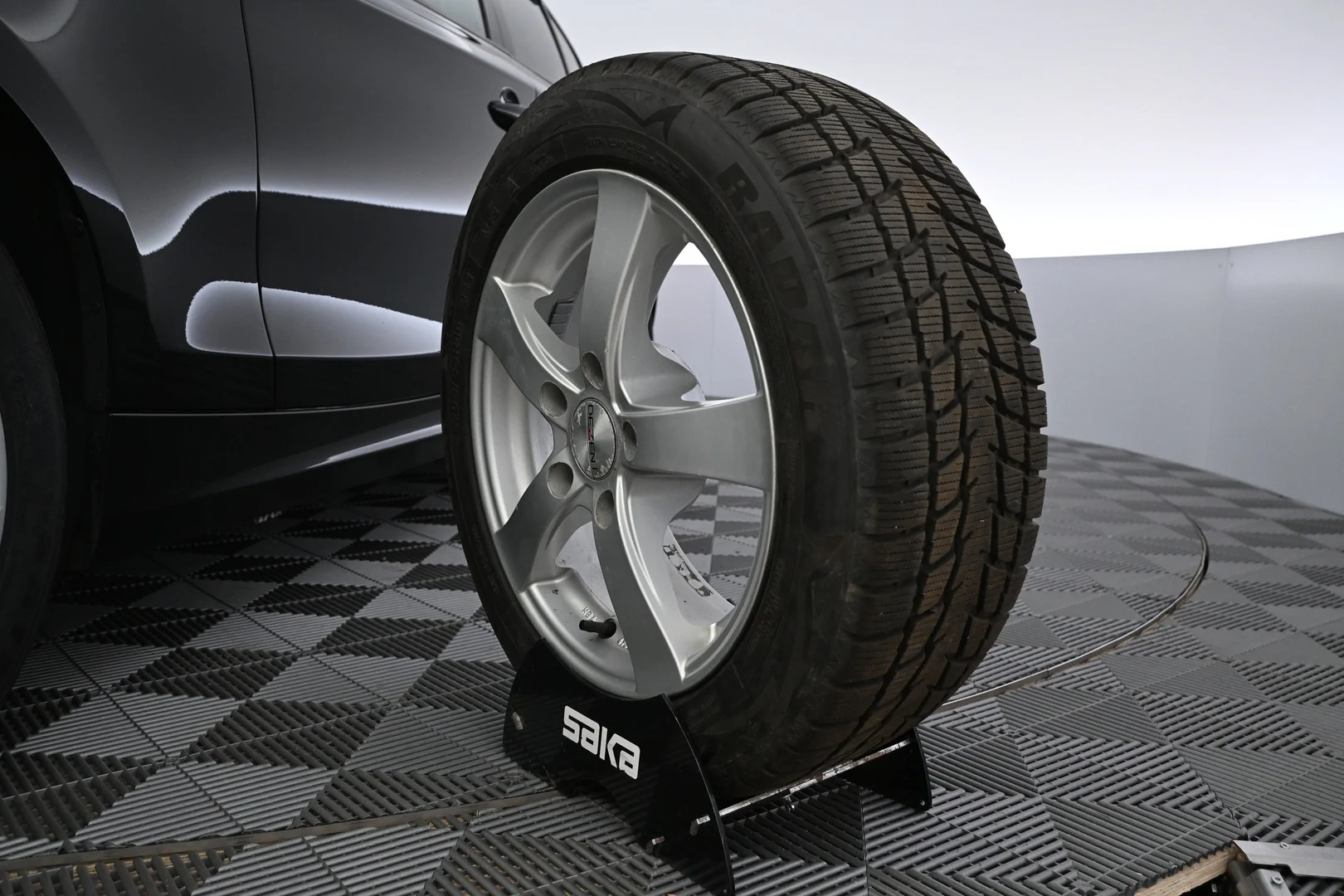Car Image - 6e95lwrKr7VOglVmW9TgTp