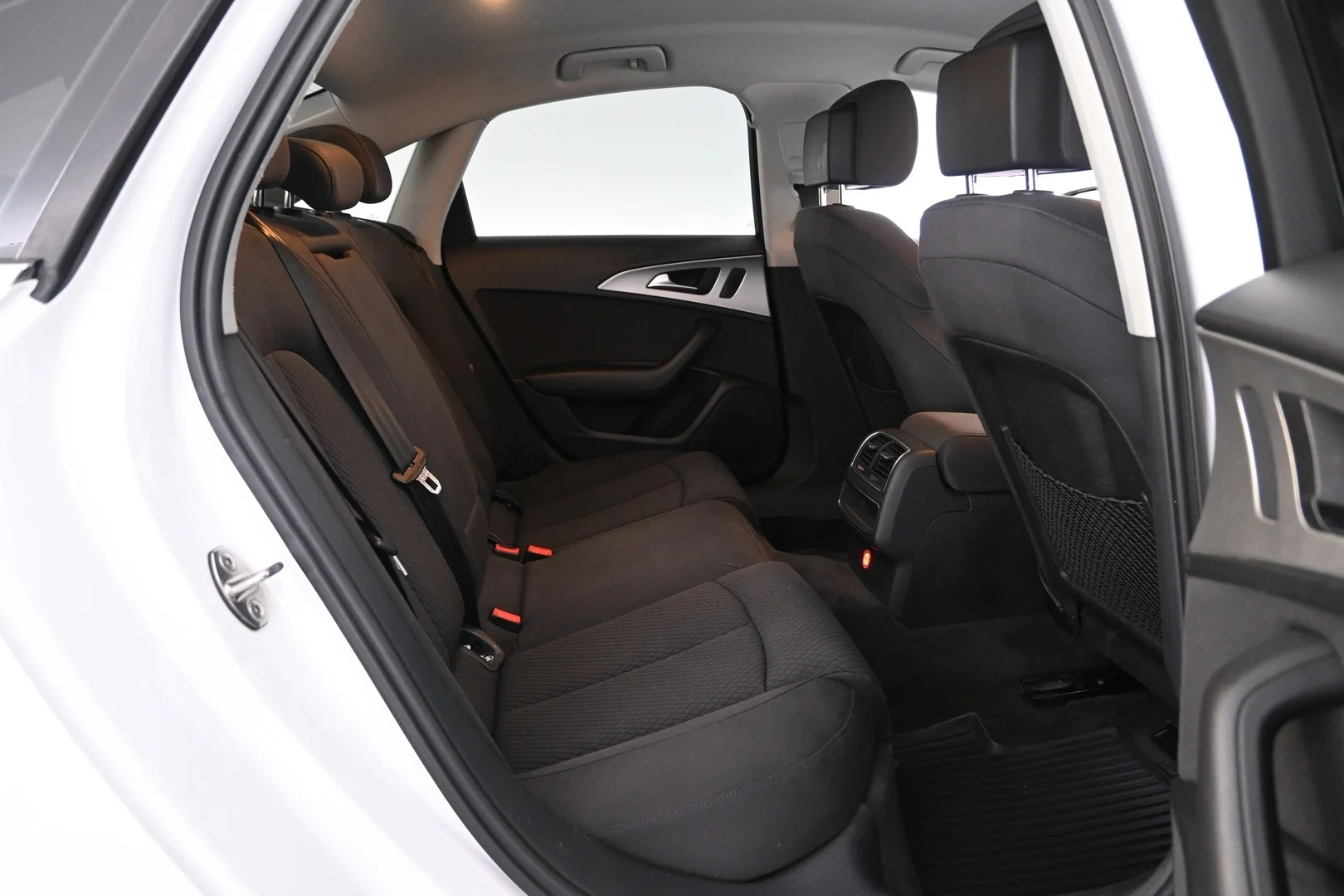 Car Image - 2To6UhBGSfahwicg4fezBj