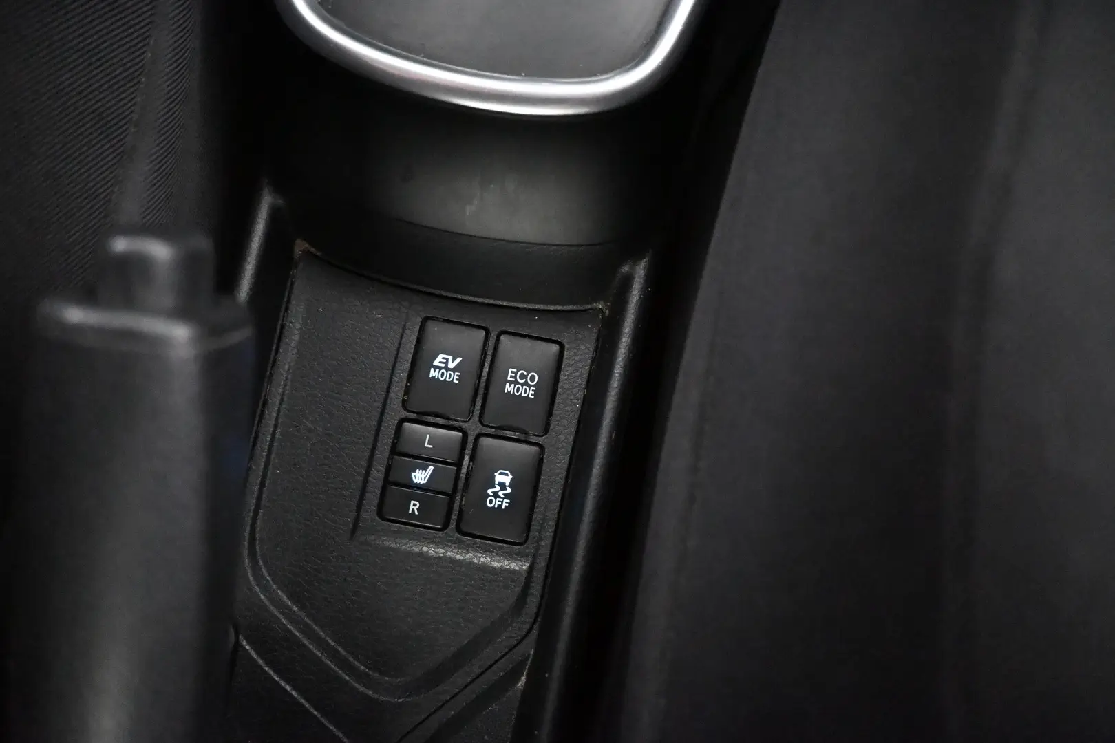 Car Image - 5YAPLAm0l1goLH6nJIq6ig