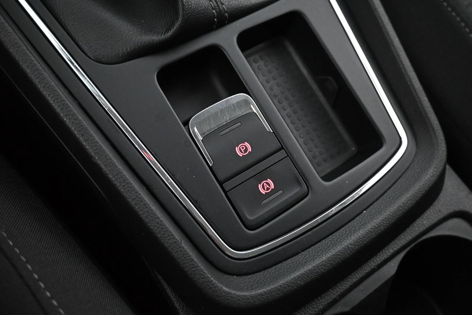 Car Image - 3LmXBJKVWY0RMYwIldJ1TZ