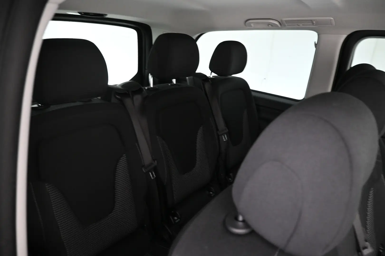Car Image - 44EAlegXCjThpbSCOErEhb