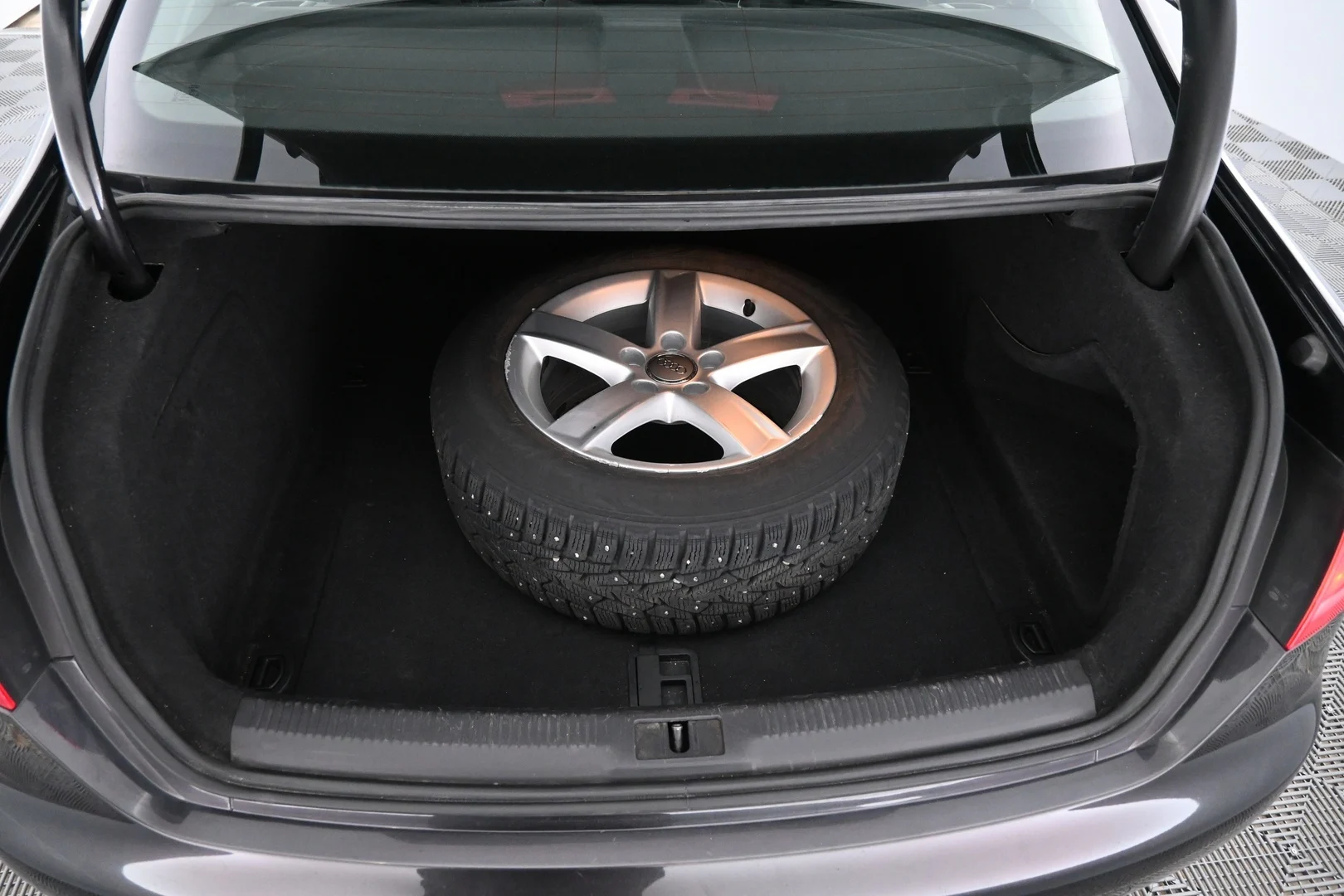 Car Image - 7J4RR5AltJO3F046TadCrR