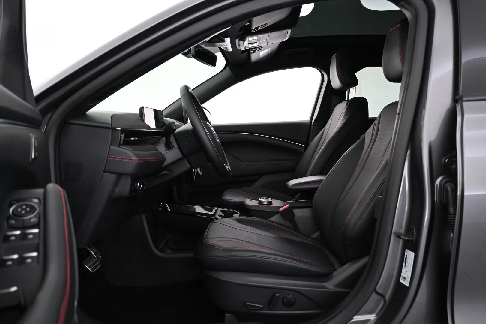 Car Image - eDfwDZQwS4RliEIbbpd5U