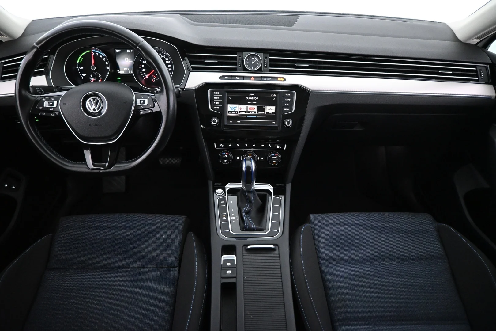Car Image - 4AEtQsyf4UNnBOYbUipona