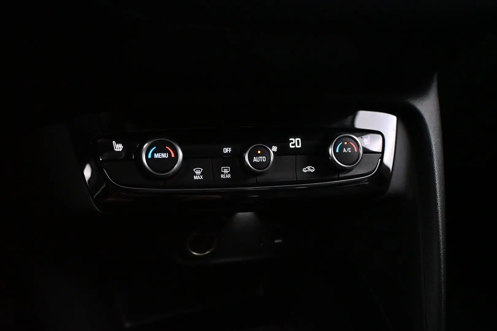 Car Image - 18XIqDCMN6yVPrFv7ybYKy