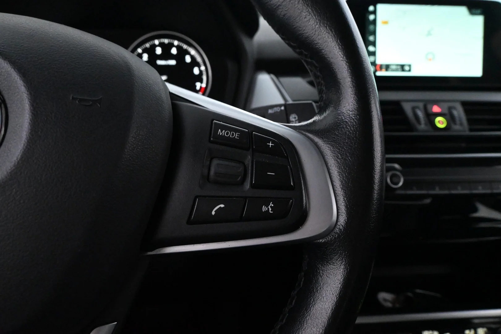 Car Image - 1C8LXoKYJU59HceSg4y7s0
