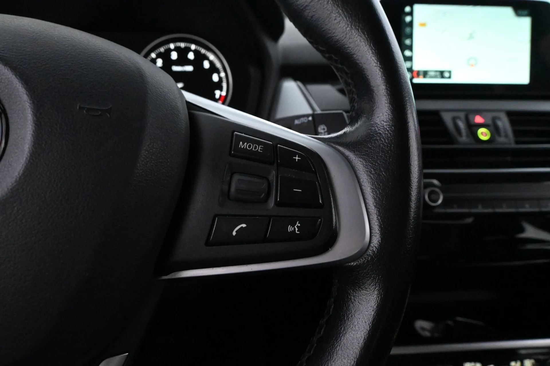 Car Image - 1C8LXoKYJU59HceSg4y7s0
