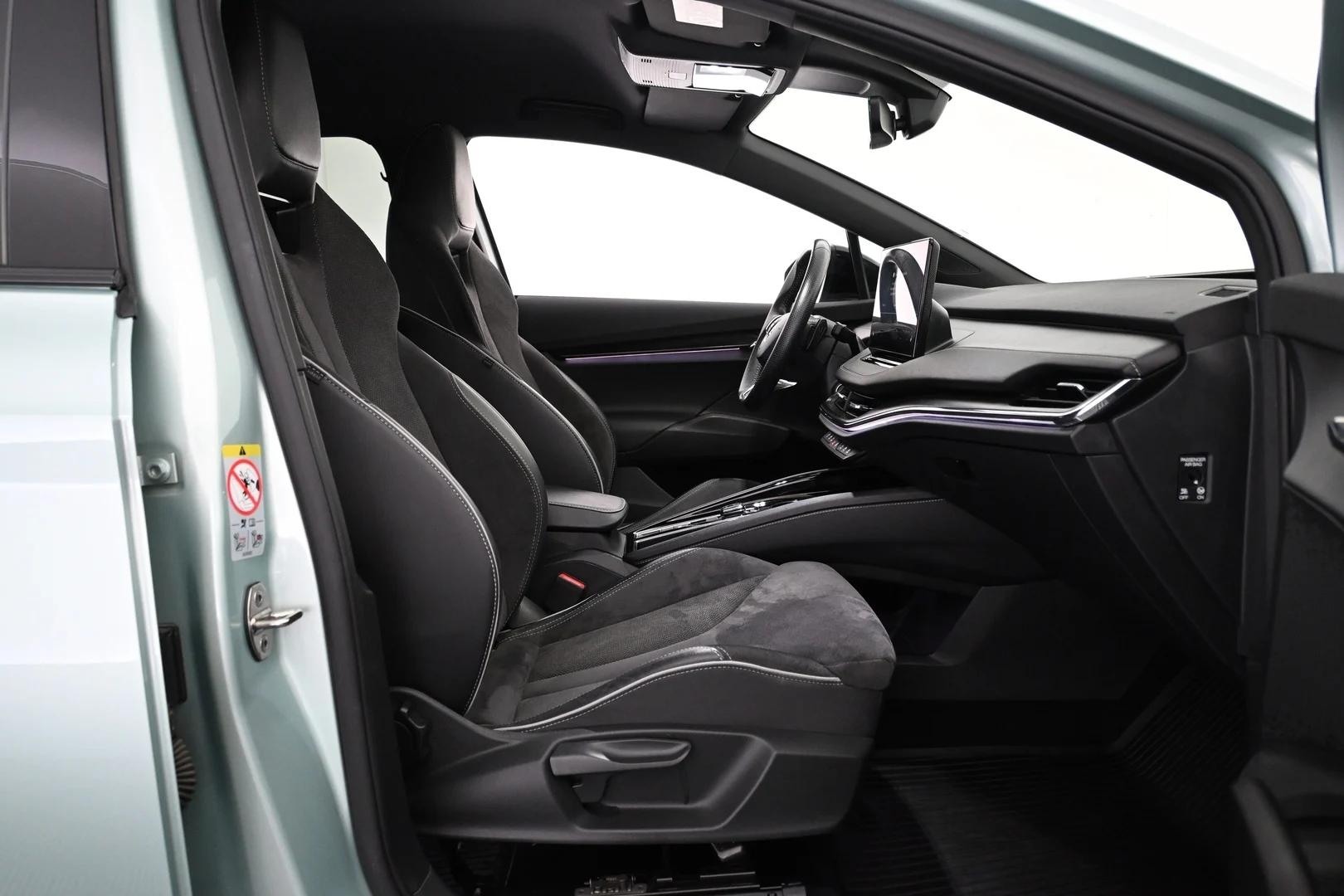 Car Image - 7N0e1pJIrC3EiX1Gpfjpou