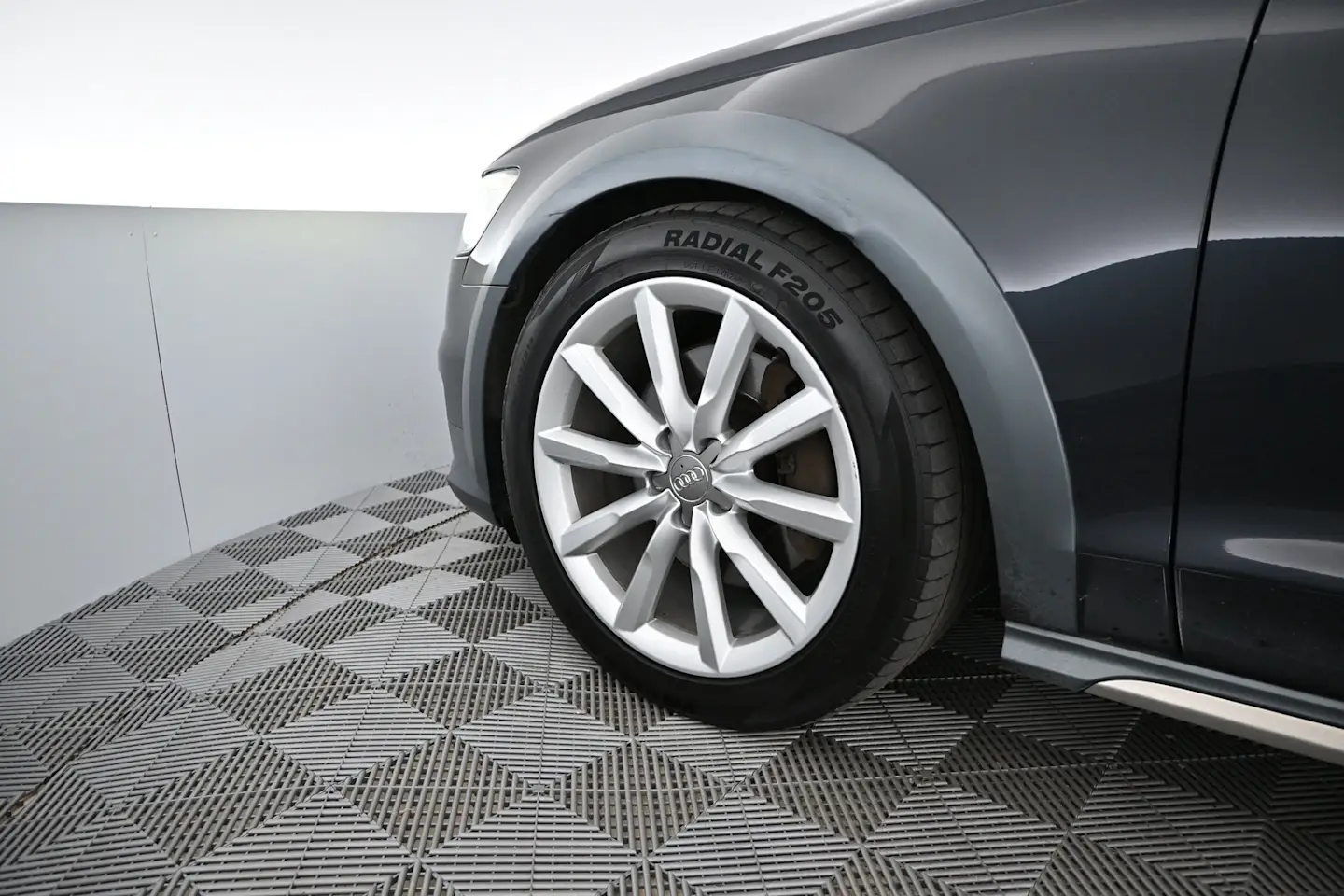 Car Image - 6iL0KETZZPbai0Wgnax1vC