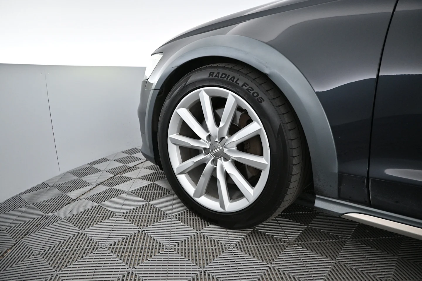 Car Image - 6iL0KETZZPbai0Wgnax1vC