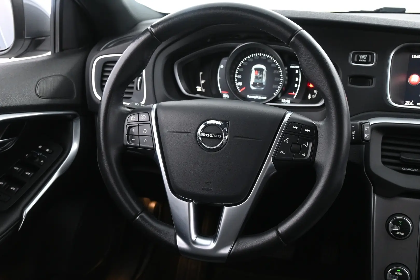 Car Image - 3QRIzCRTL1kW64cgPsKop0