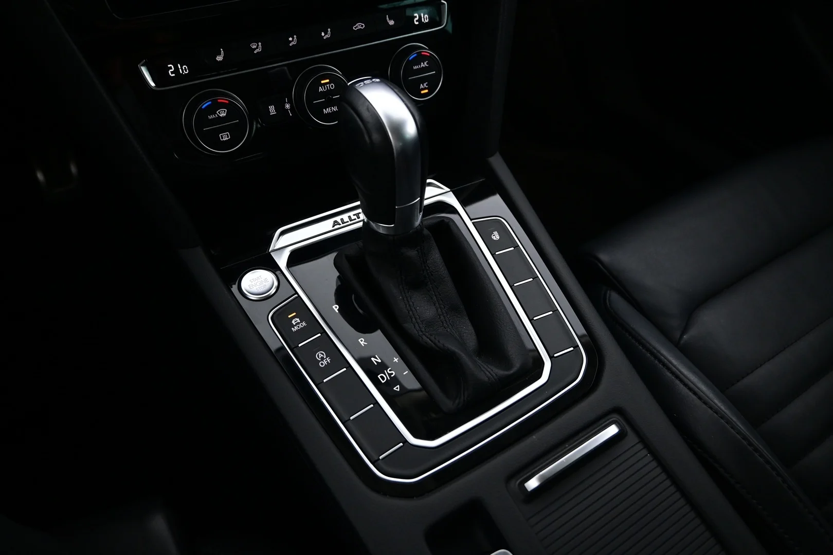 Car Image - Ri4h20Wo10jjigK9ZvtvQ