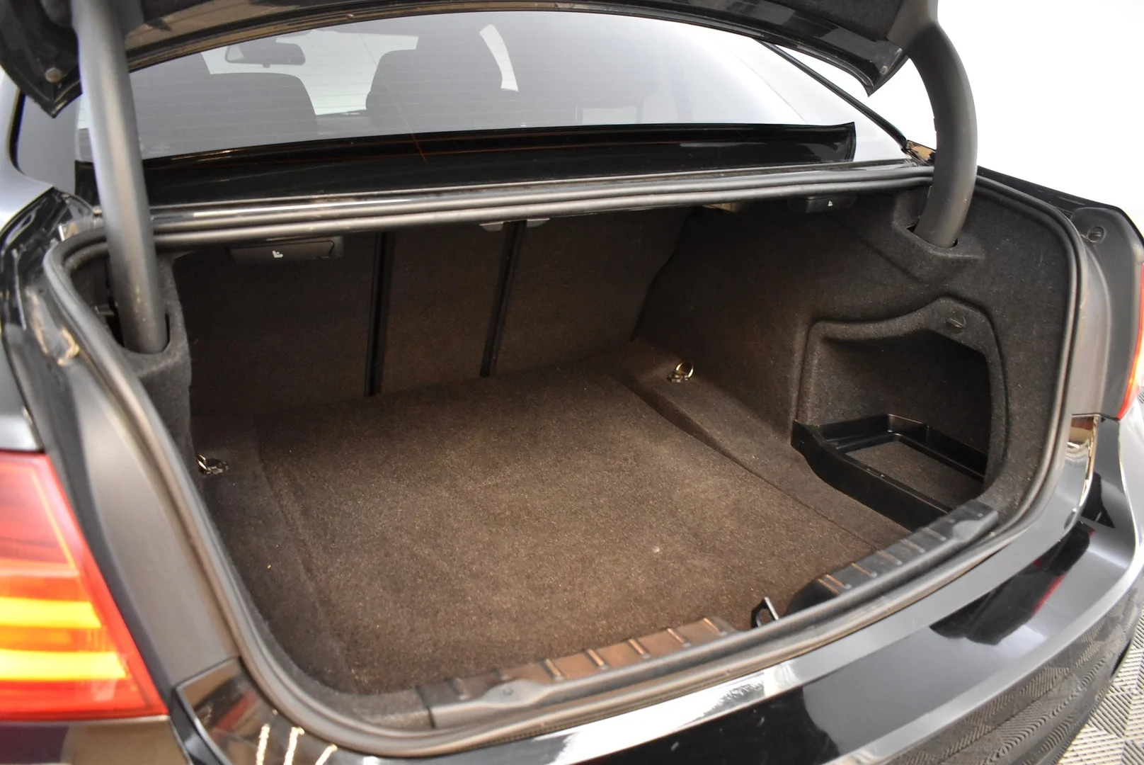 Car Image - 2xCSc2TnNGFVebVekClMSf