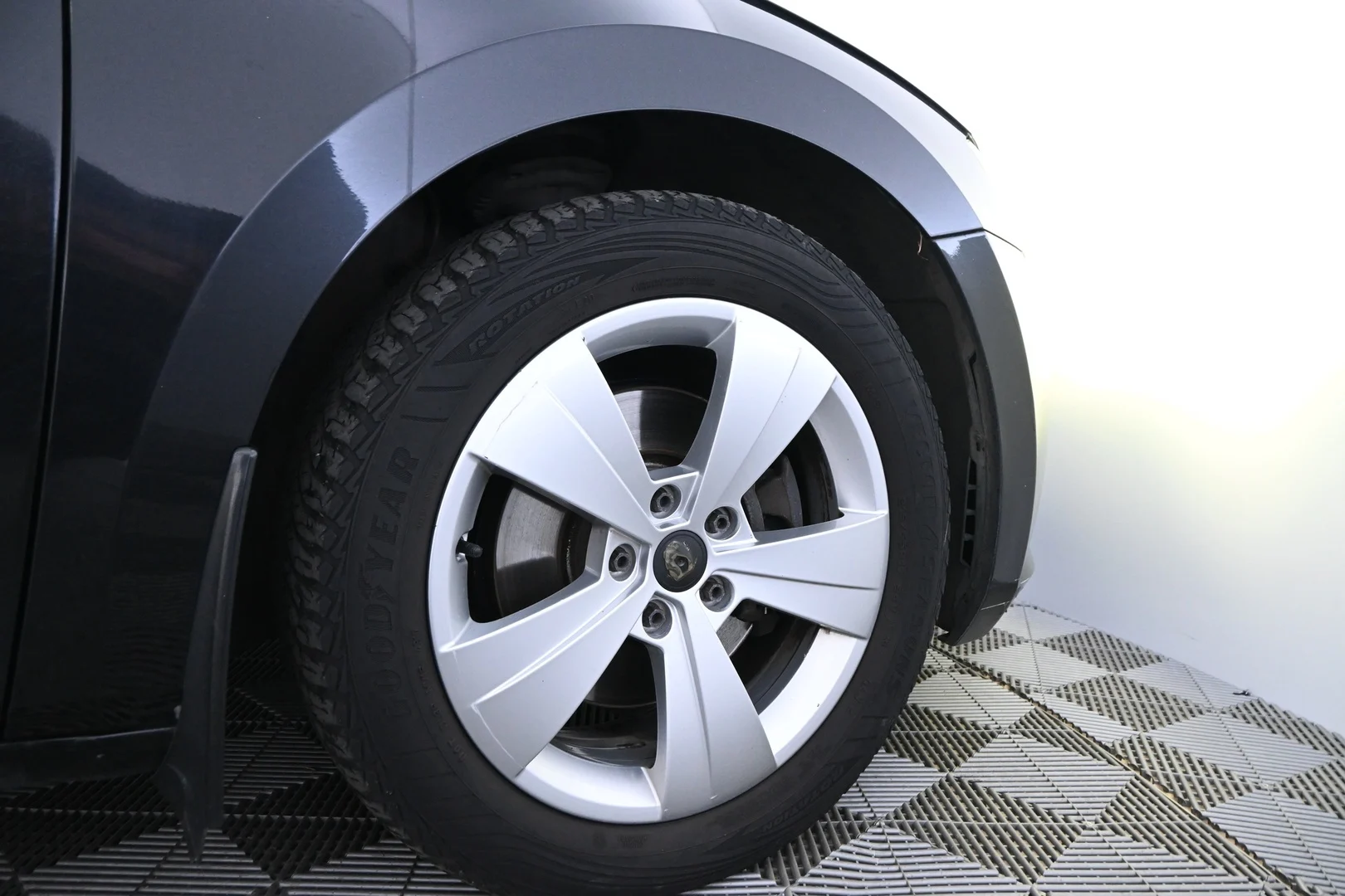 Car Image - jED9IBC5cv4NGFKDLZNA2