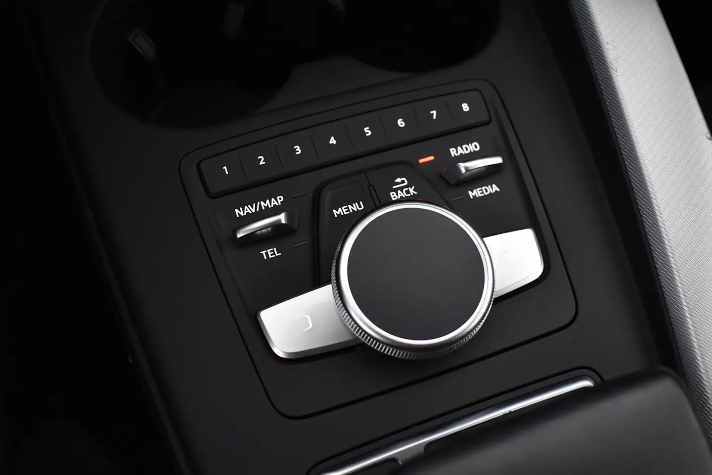 Car Image - 6nGDKICNmitjfvJjchIFsN