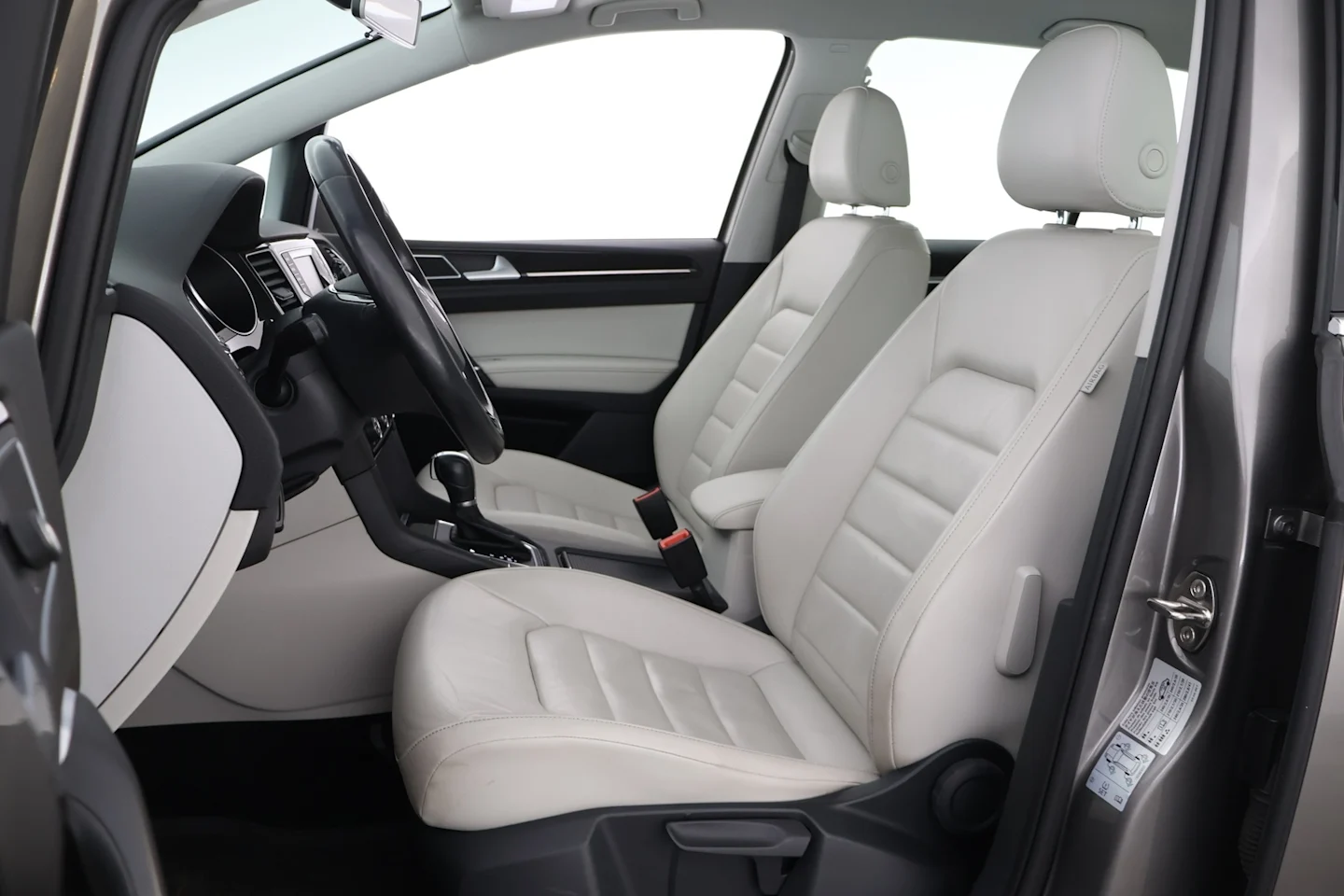 Car Image - 3pollbI9ZF05BTrbwKdpaO