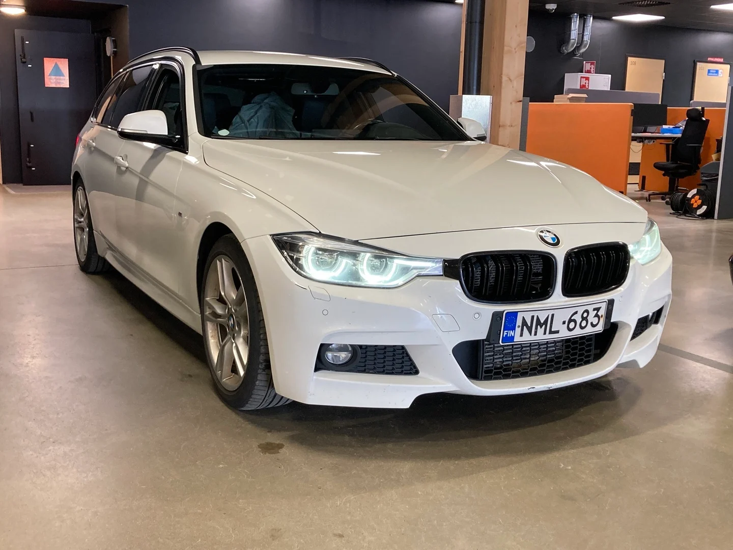 Car Image - 5U39JaqxVIHHefw0ngjEAS
