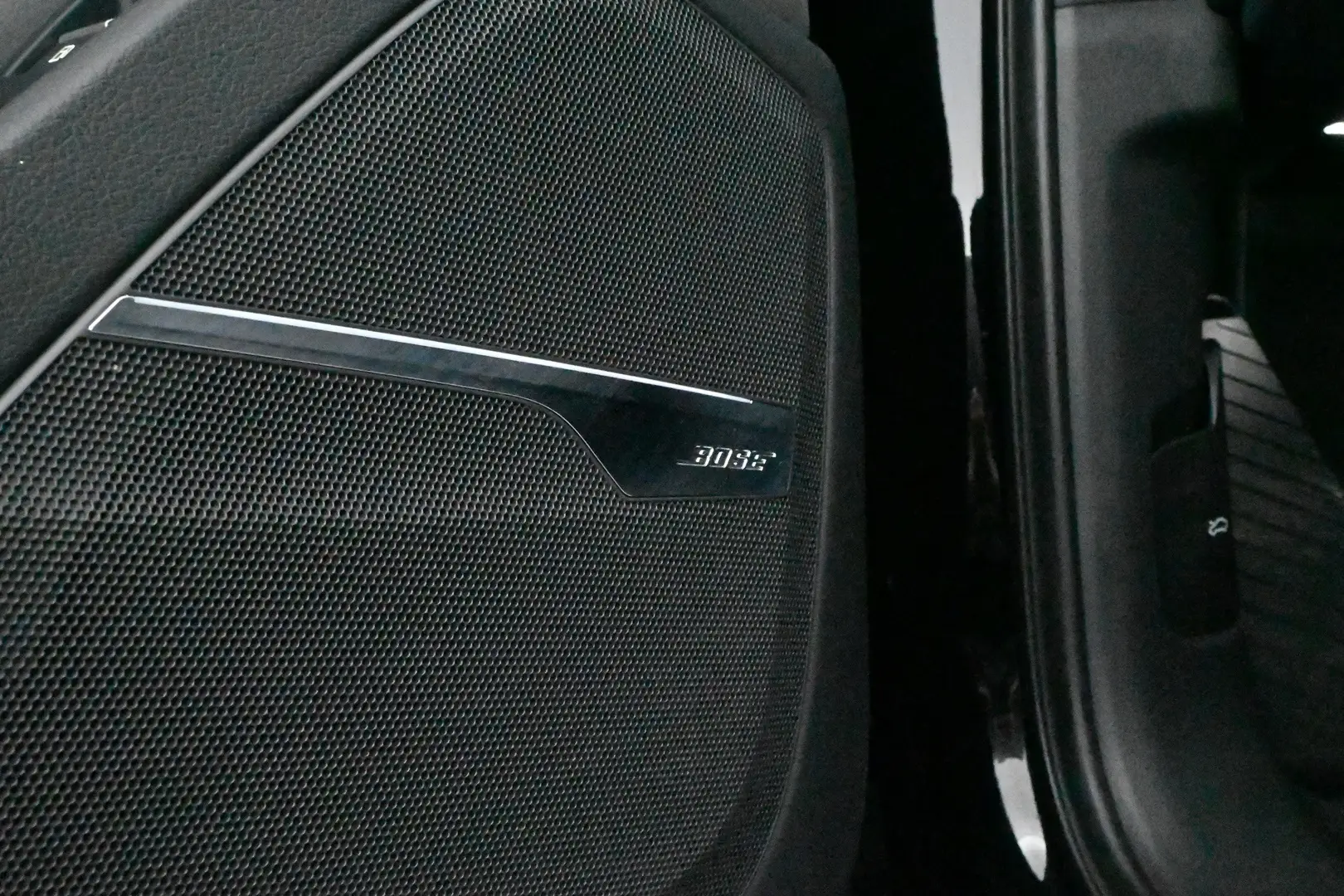 Car Image - 5NtqHOEUfpiUMa9xpOzx5c