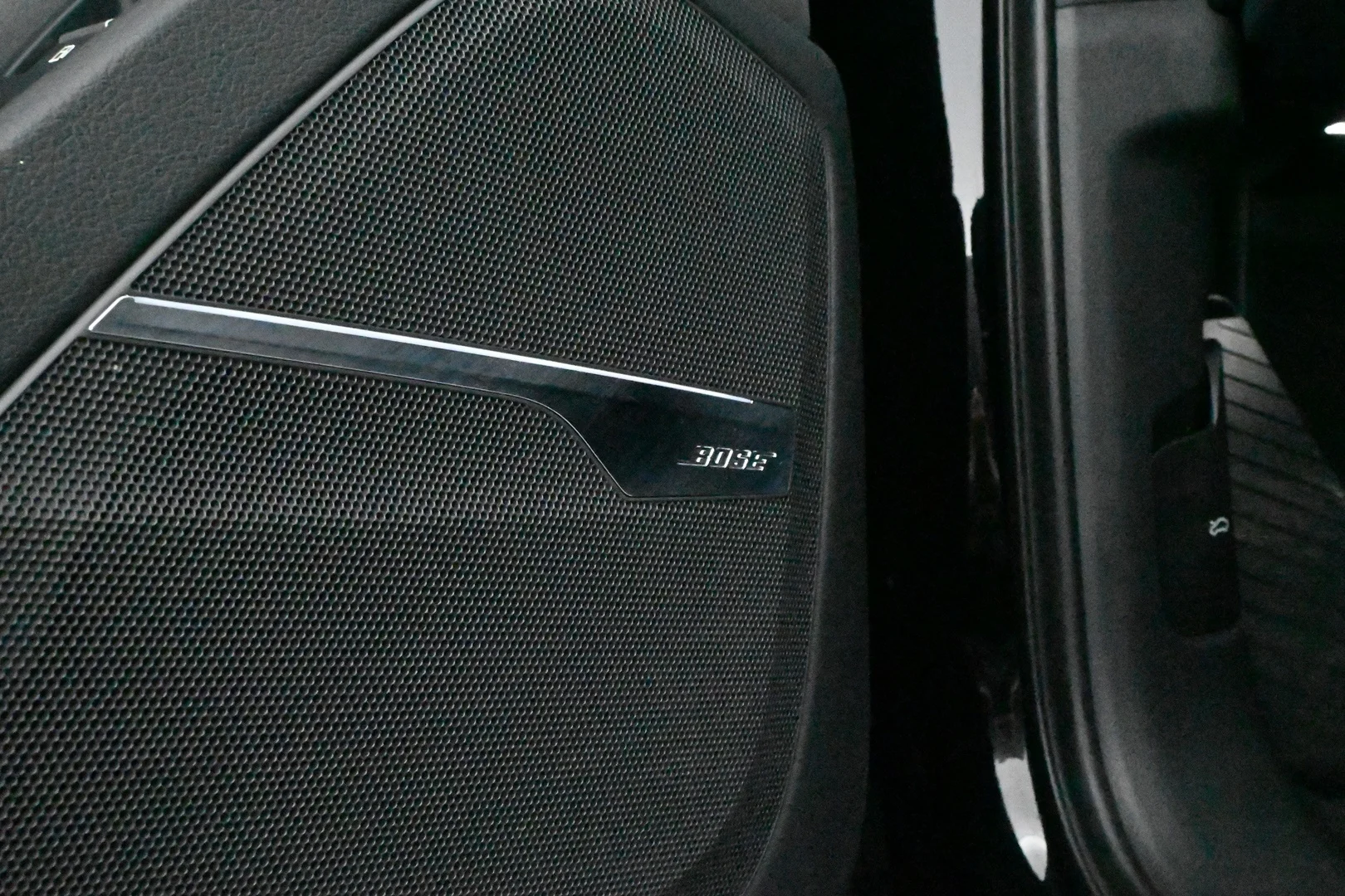 Car Image - 5NtqHOEUfpiUMa9xpOzx5c