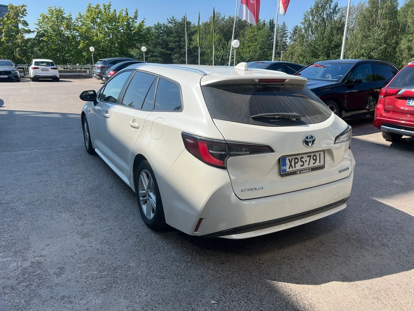 Car Image - 7lM1w047f14eWF8xR5e4LT