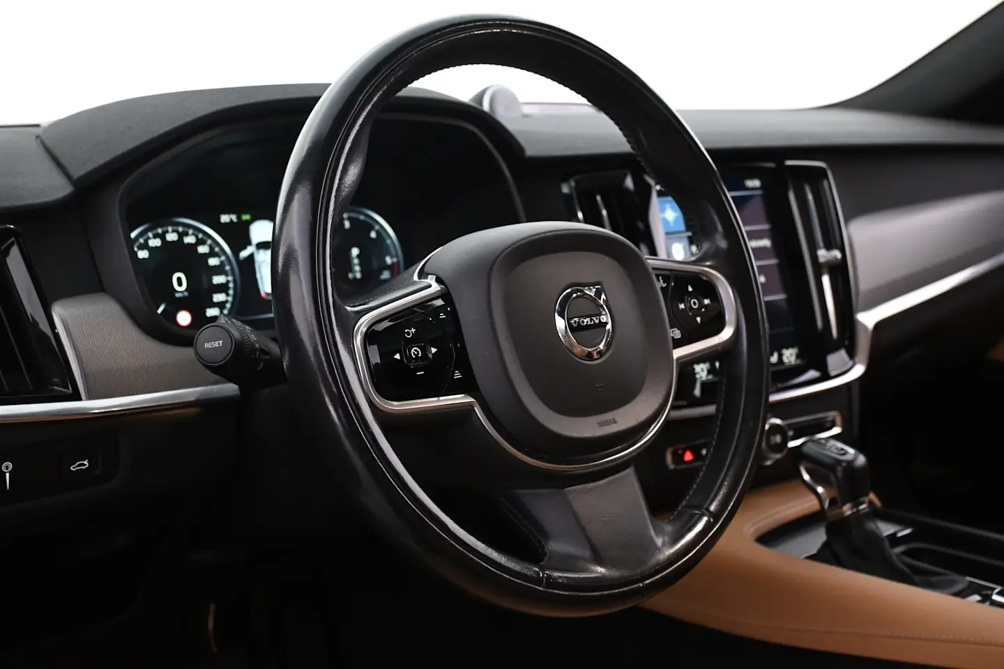 Car Image - 2kLJpdTRPefS0qQVbxAGRg