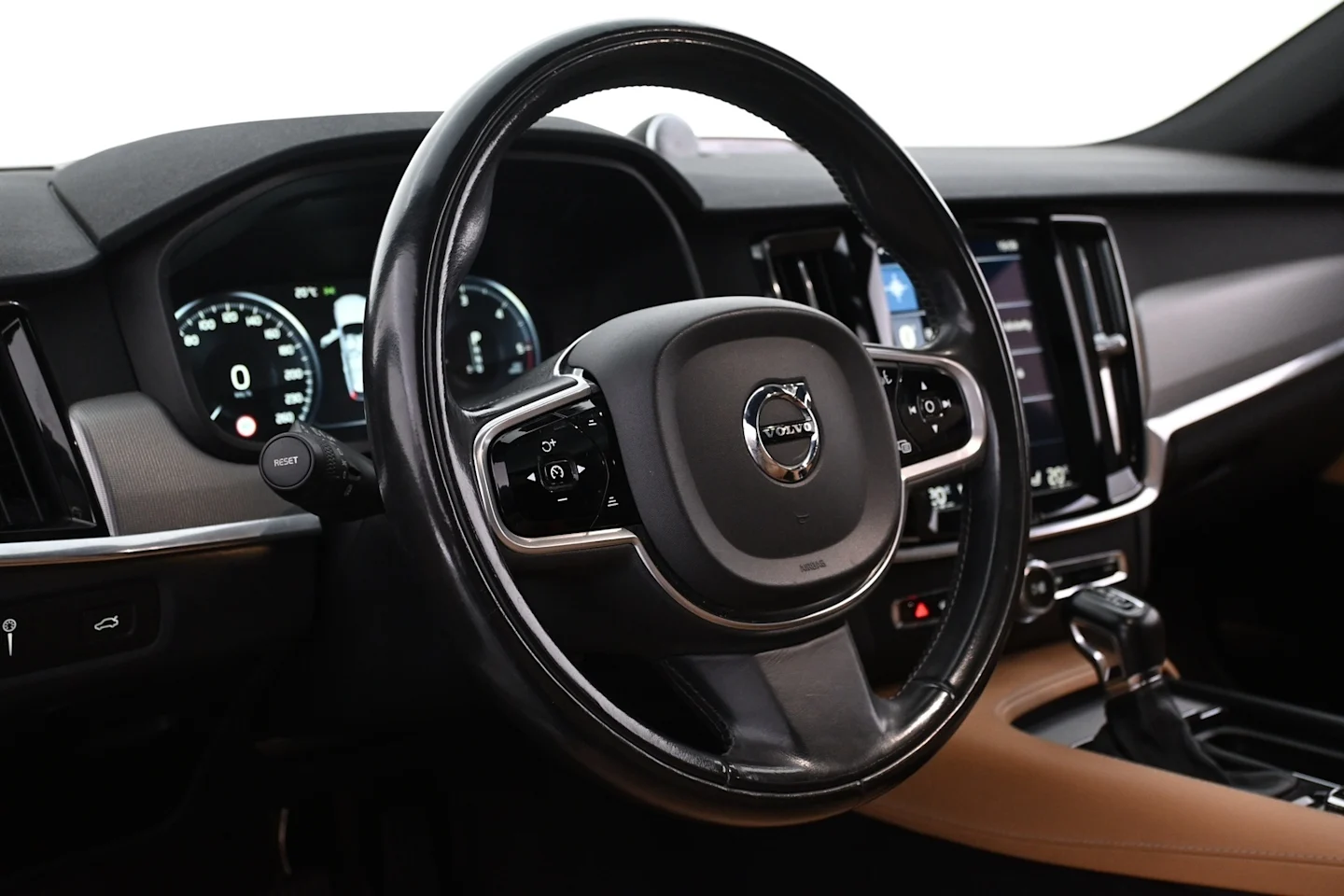 Car Image - 2kLJpdTRPefS0qQVbxAGRg