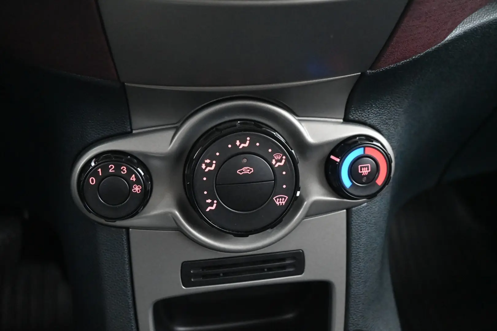 Car Image - 7uGBh4oV5MU3jVf1iRGScW