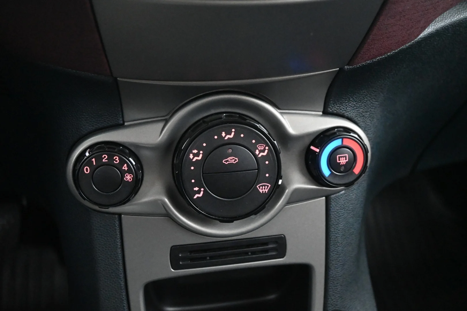 Car Image - 7uGBh4oV5MU3jVf1iRGScW