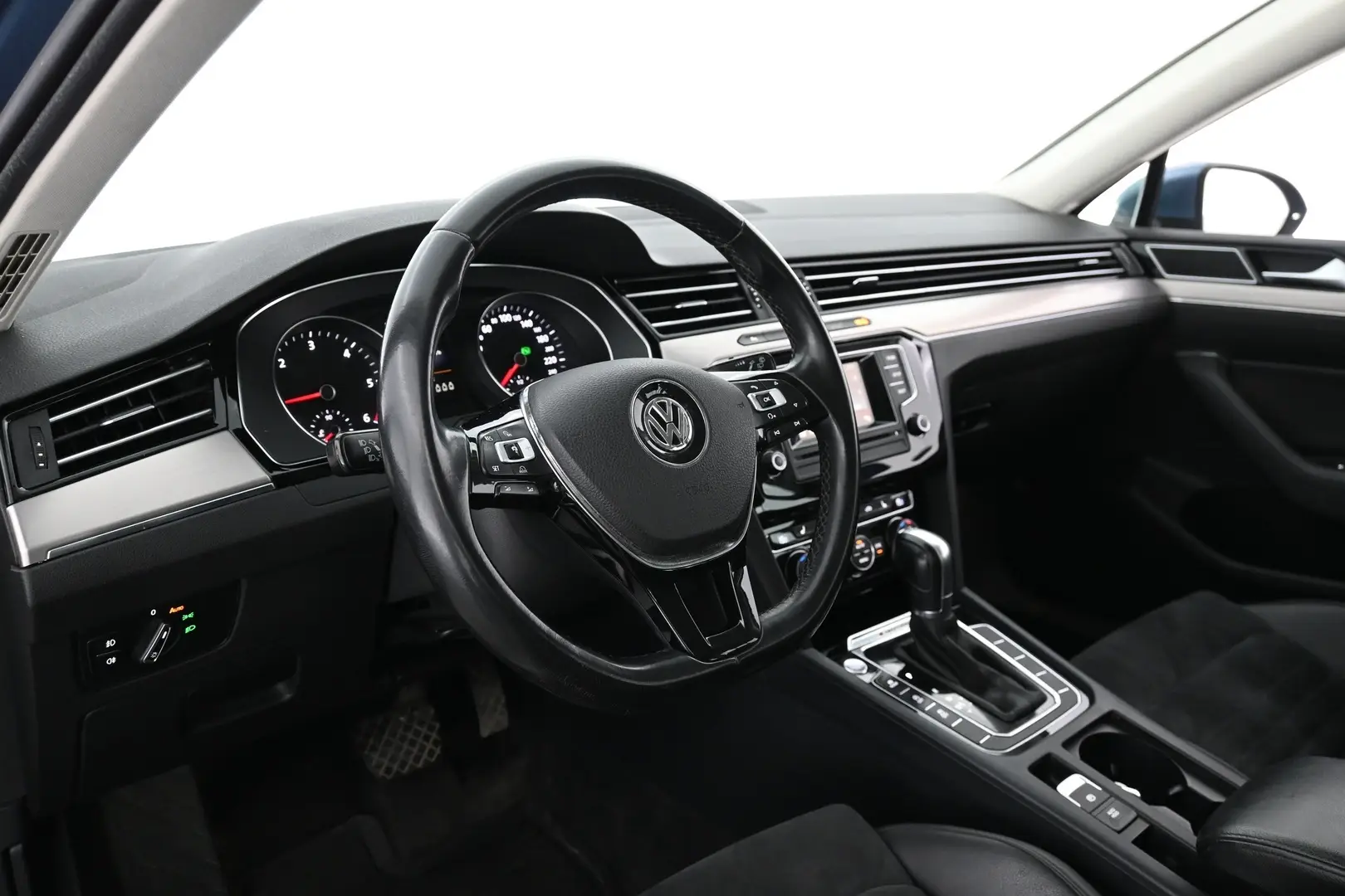 Car Image - AmPOWkyIszQ86j5yAwRQf