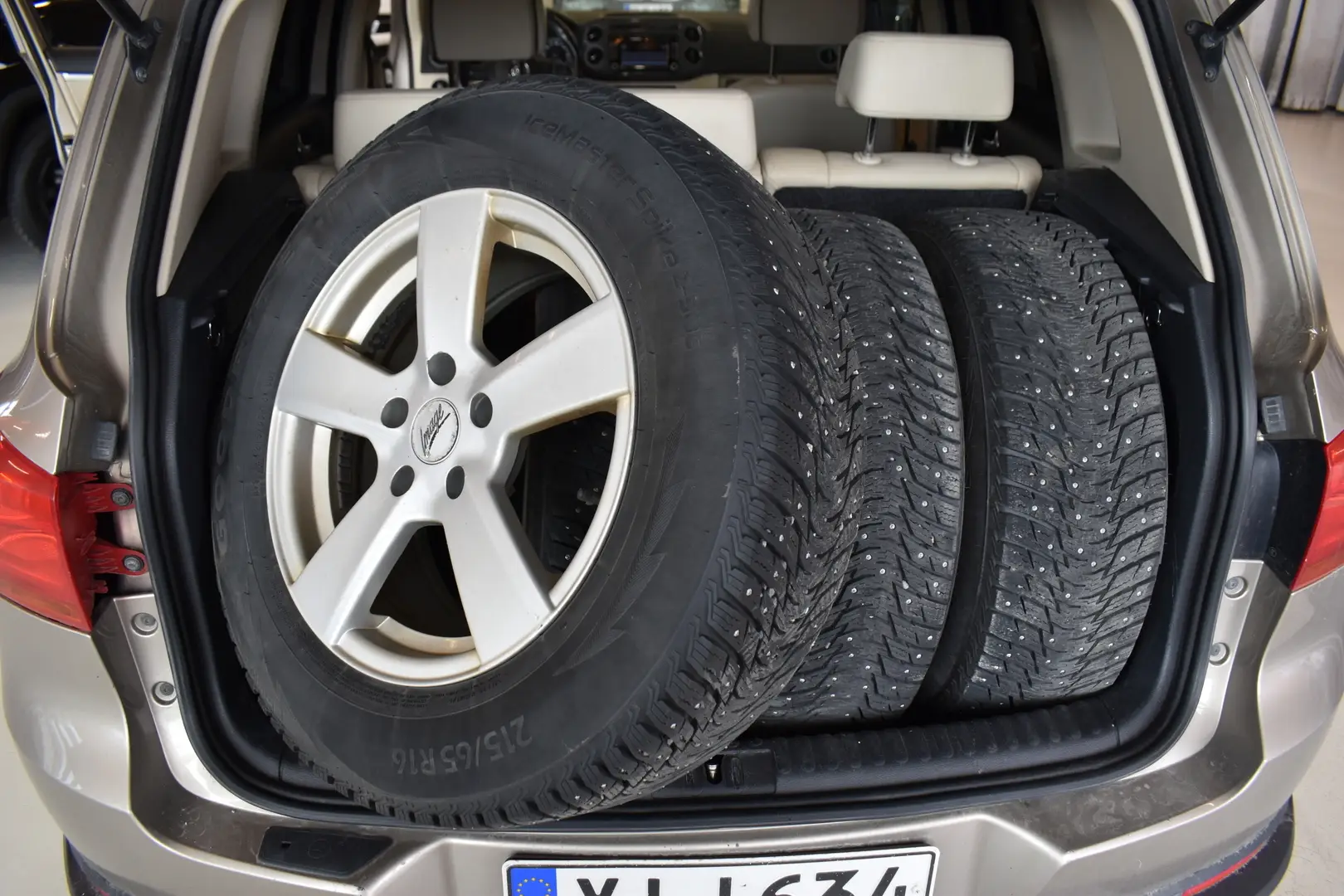 Car Image - 5Wa6DYbpZm8H0YdsJCwLGG