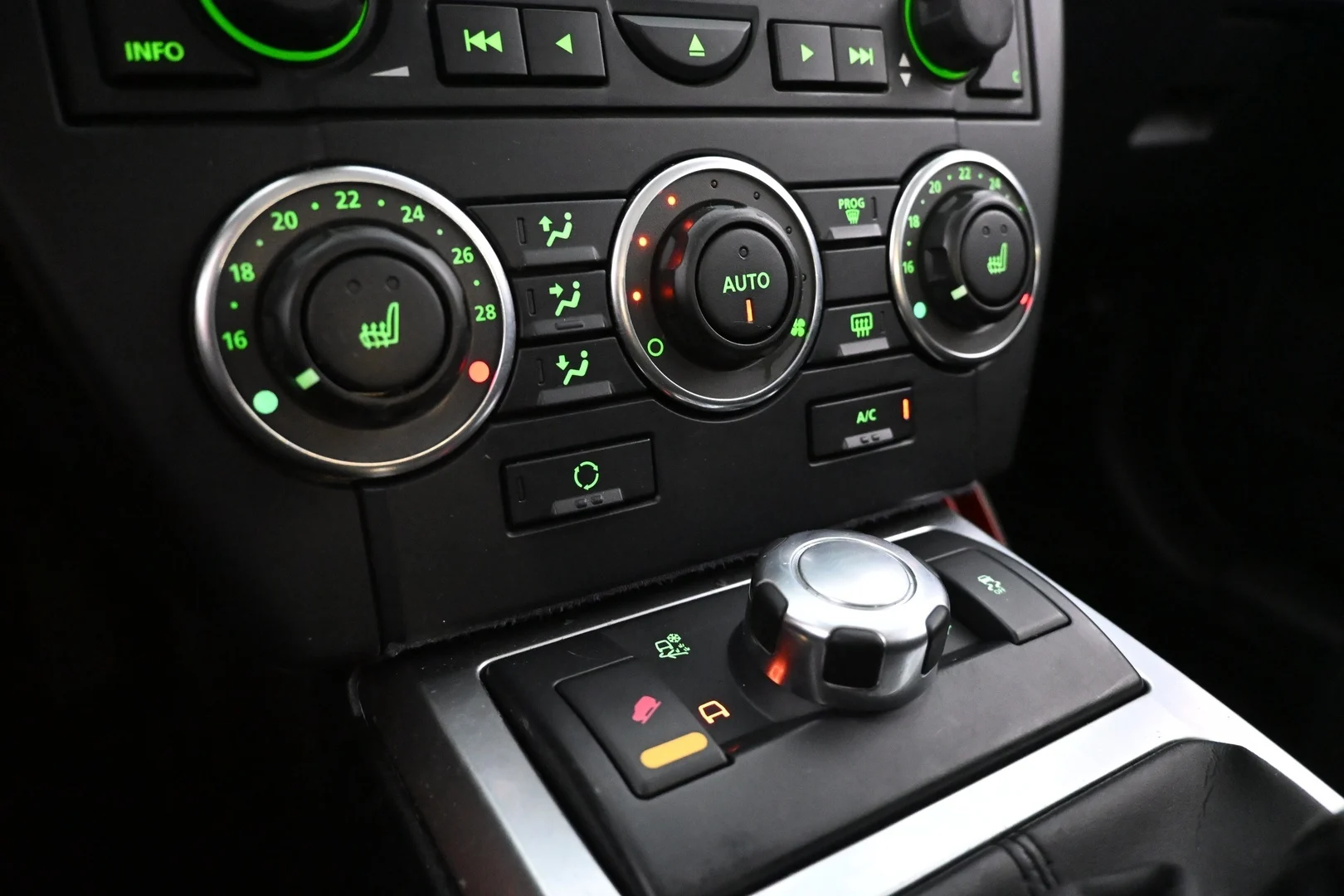 Car Image - y8b19UBveZa5VhH1bl4DX