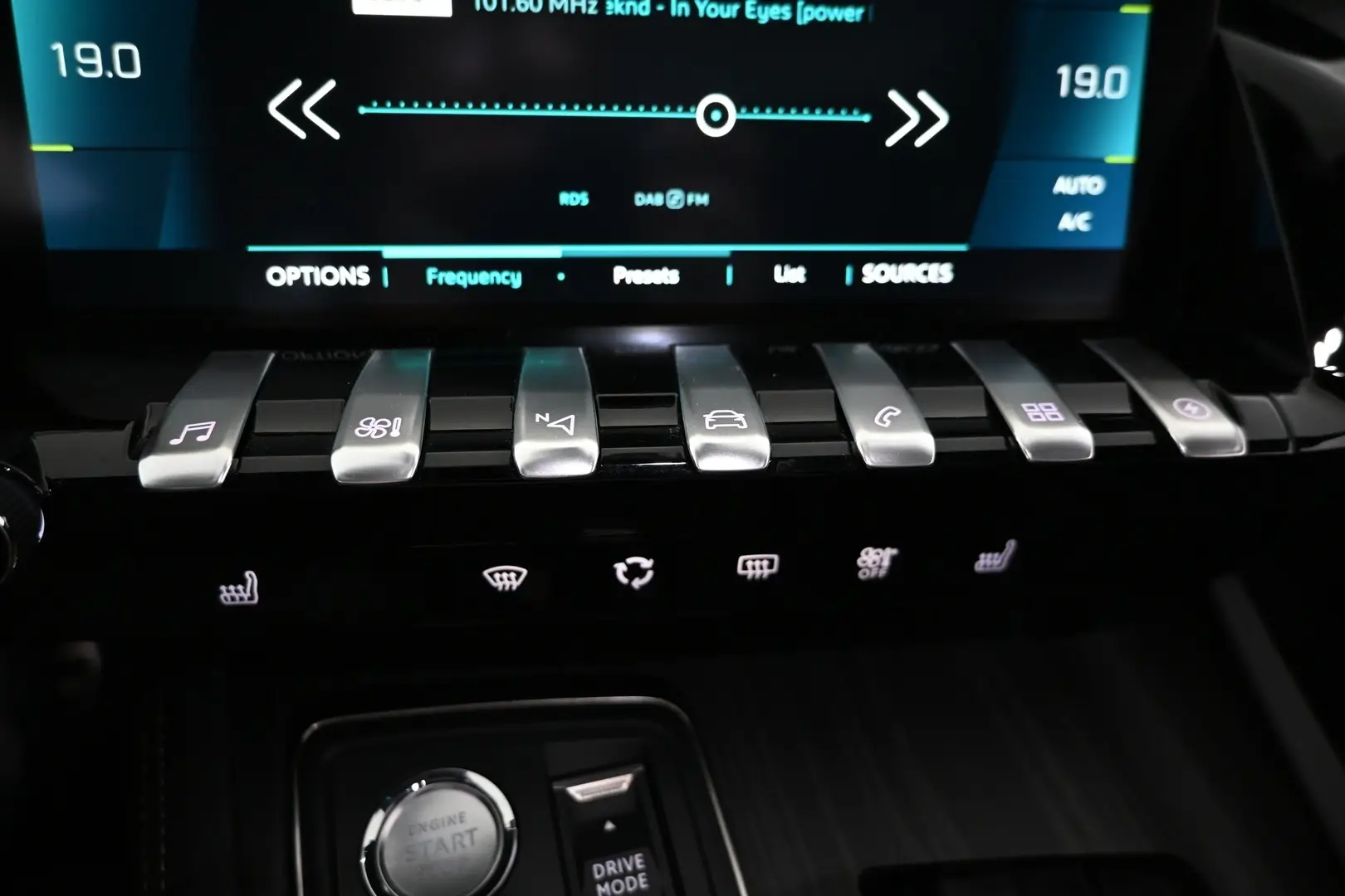 Car Image - 6yn69QwIVBZNQzr3Ewh0hU
