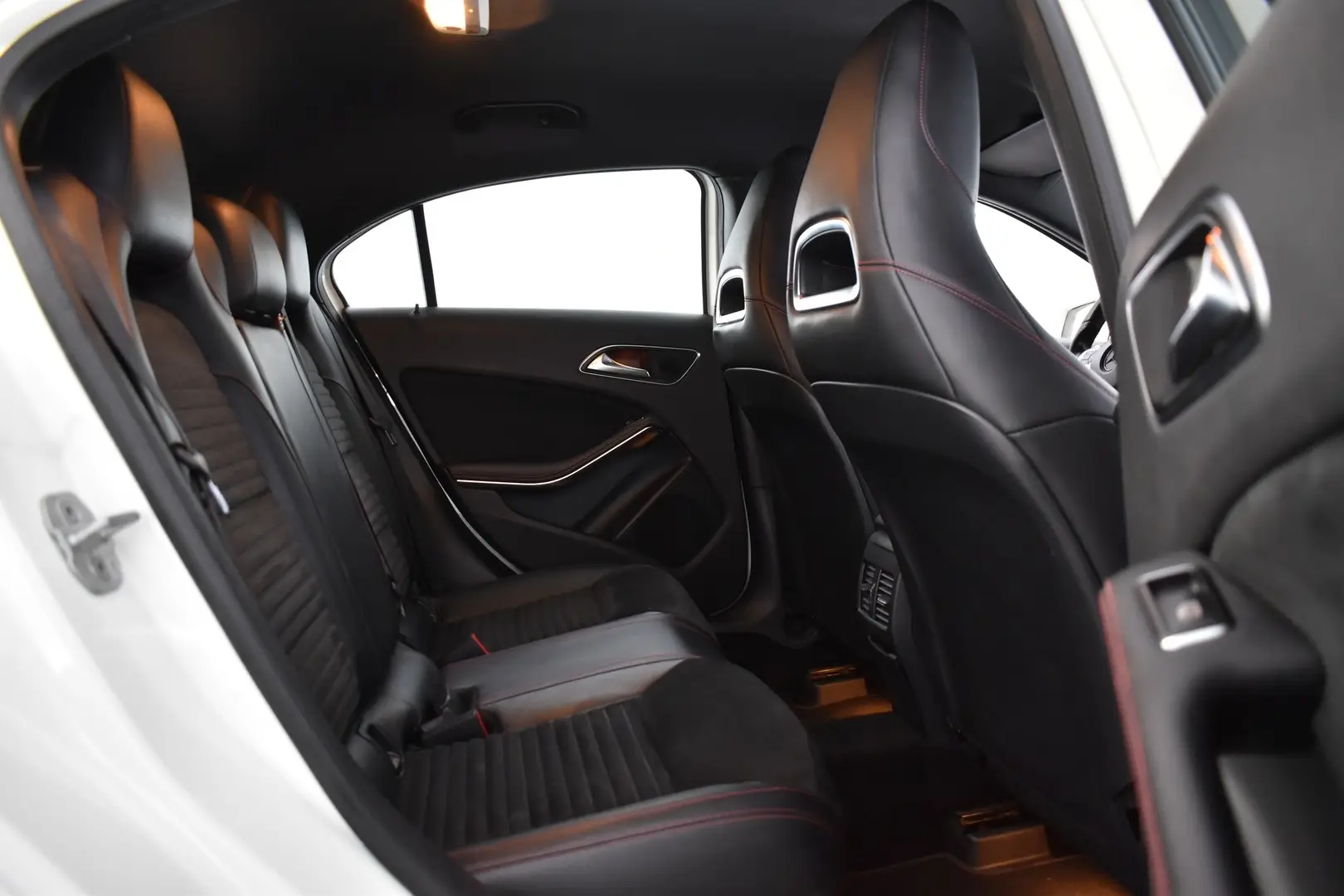 Car Image - 5mWBwxLvBokE5qA2UmRNis