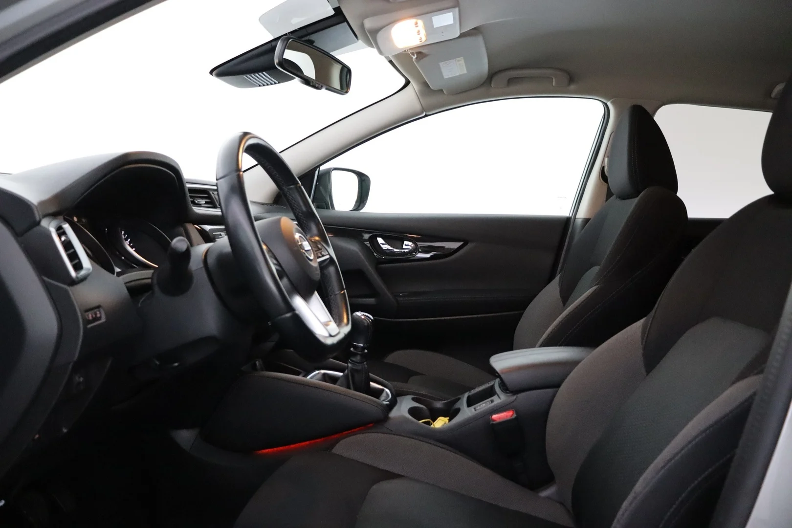 Car Image - 2yoB8yukraEIjKnJhDP1GJ