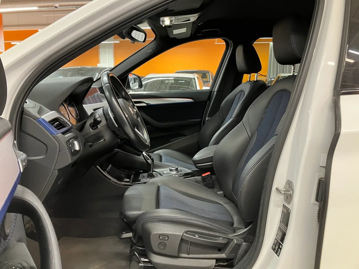 Car Image - 4s9v6Lw58wbQhU9aVJ6O60