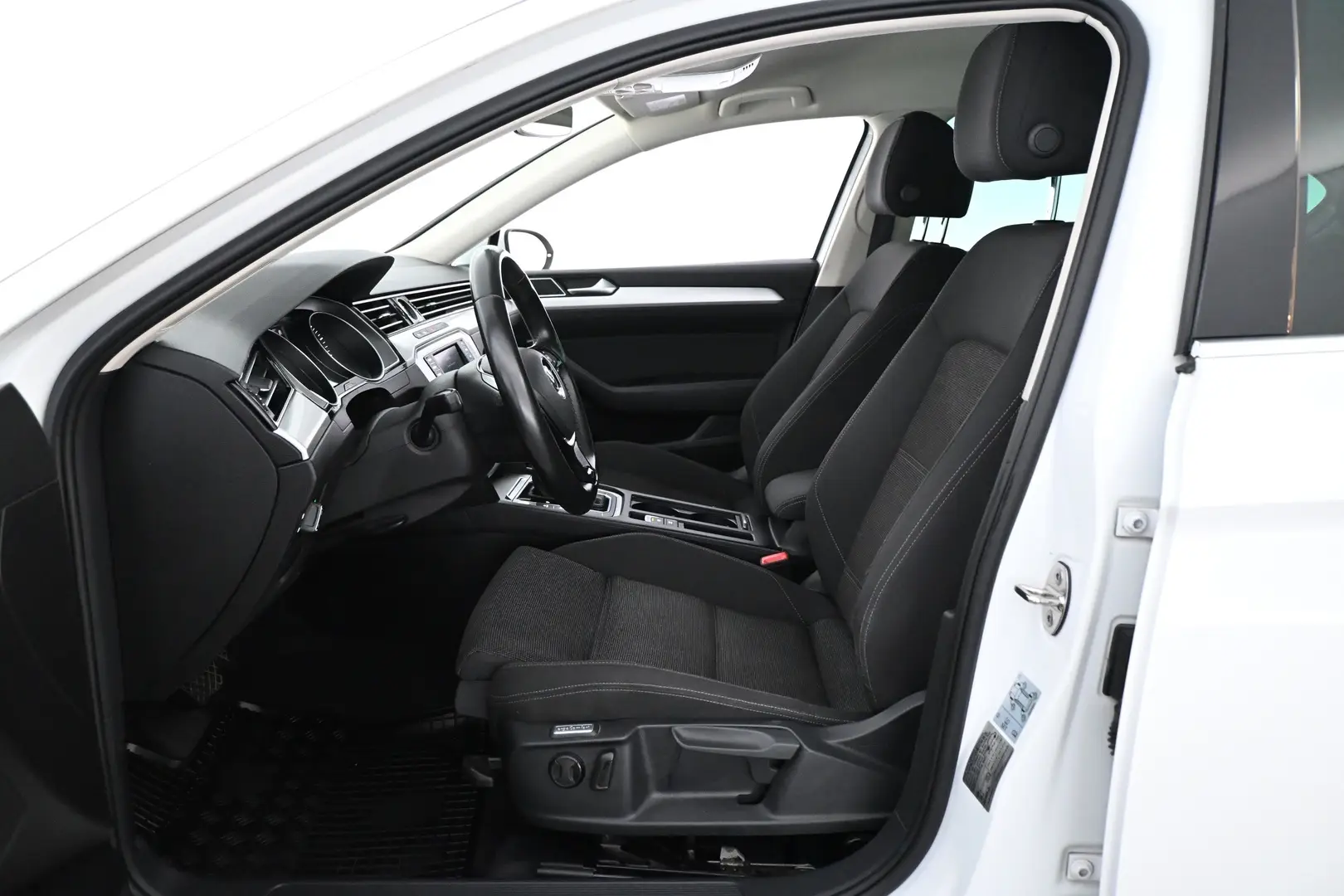 Car Image - 1fSmpqHeoIpLdqpKE7DISp