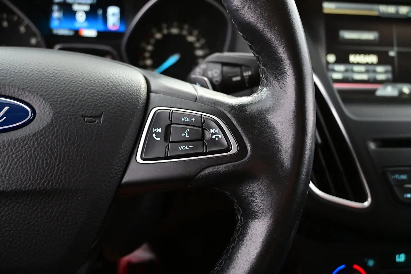 Car Image - 2ZD2vJ6o8XpgMciGWJkcWL