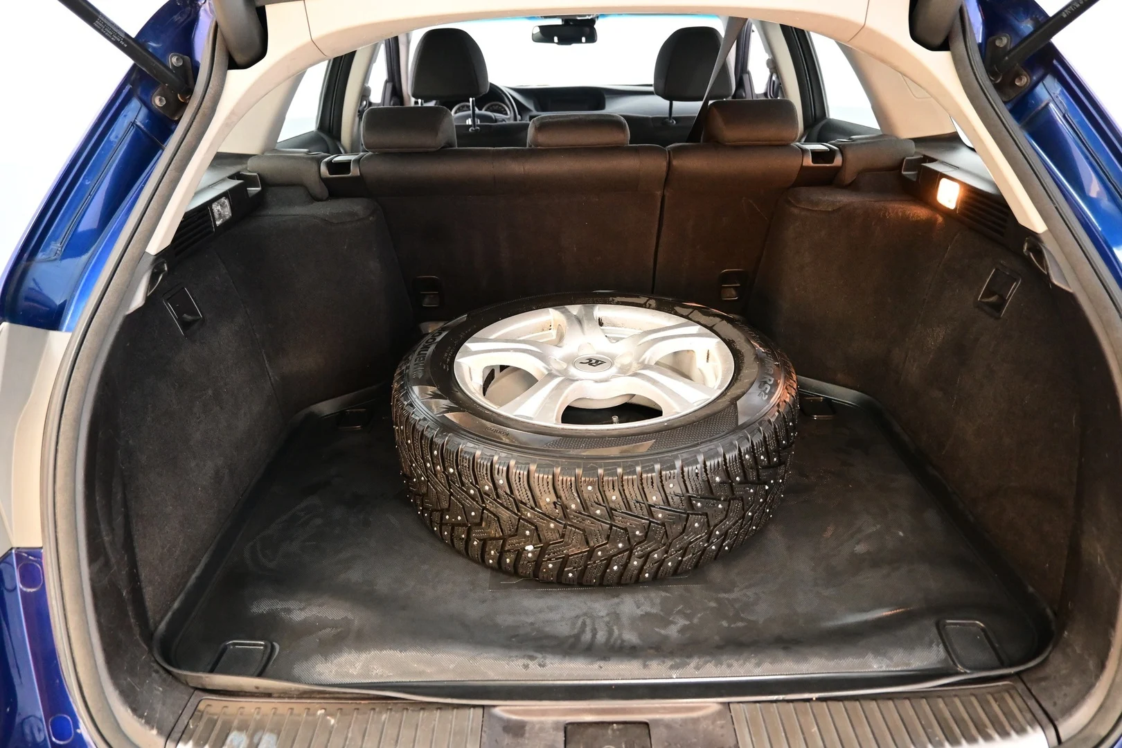 Car Image - 70wOln5cZJMDgBr4DYtQFR