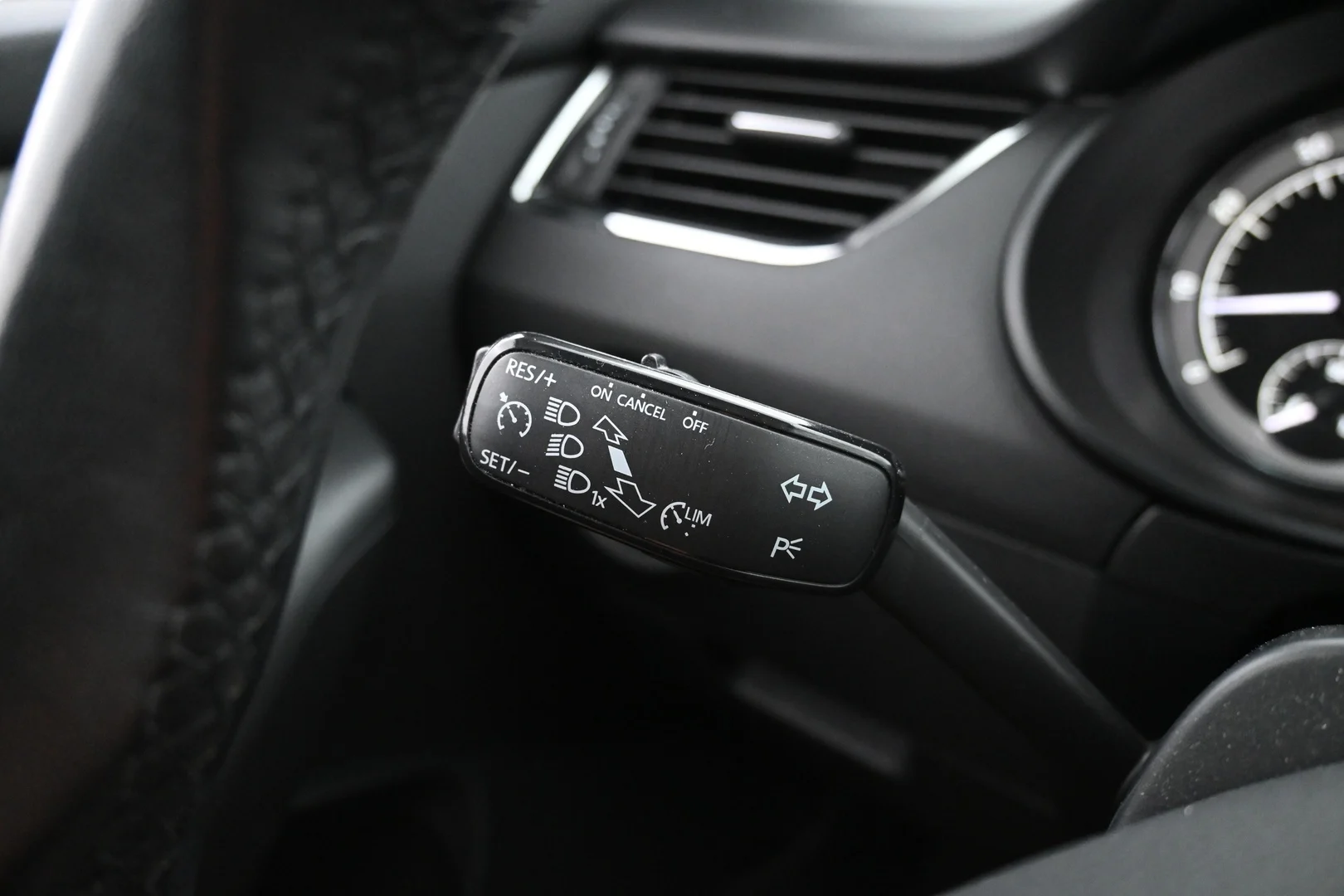 Car Image - 3ANJ5cLLxBcb9rQ5gM4xqF
