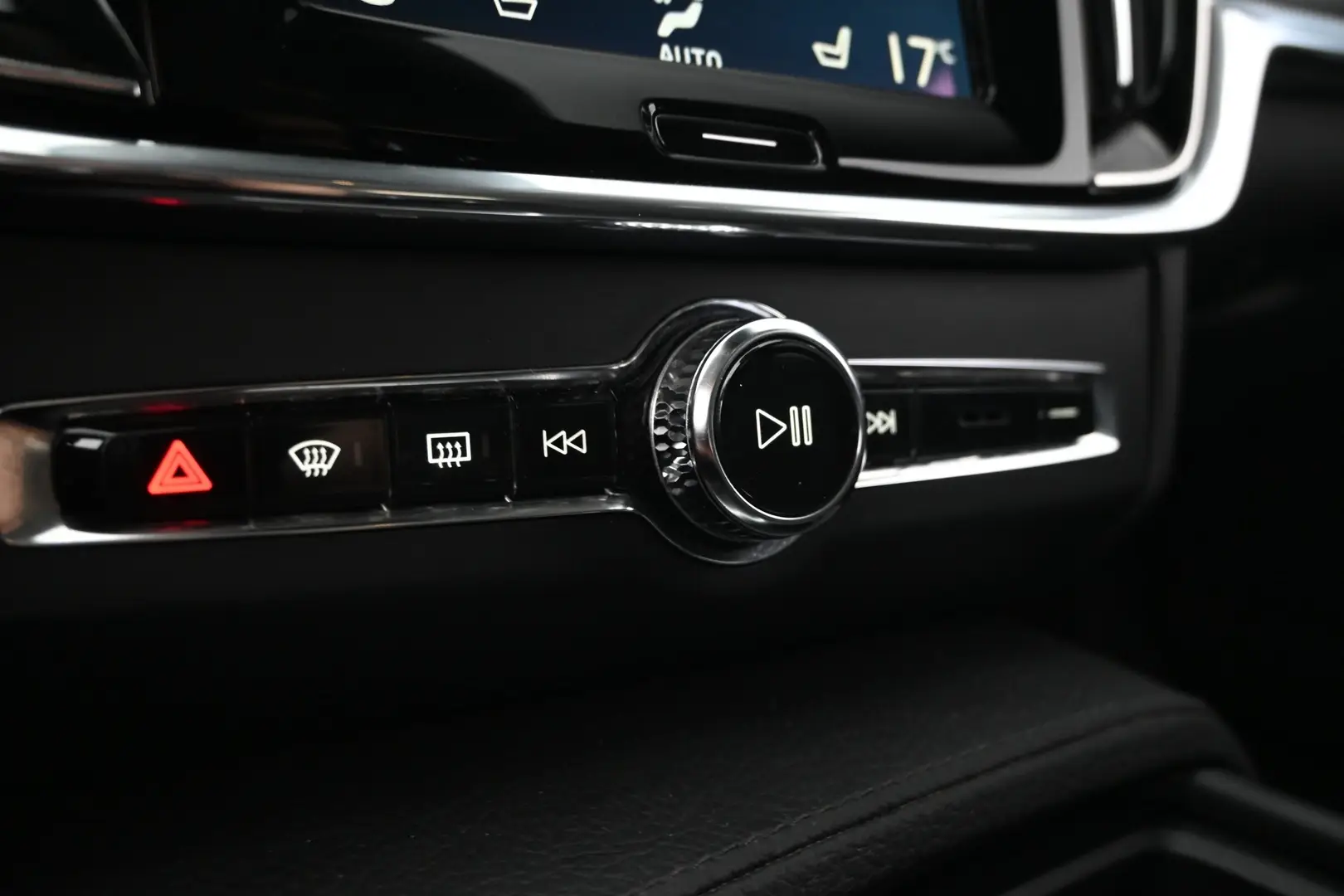 Car Image - 1lEqSXzGEwqiELnFJ6QOpJ