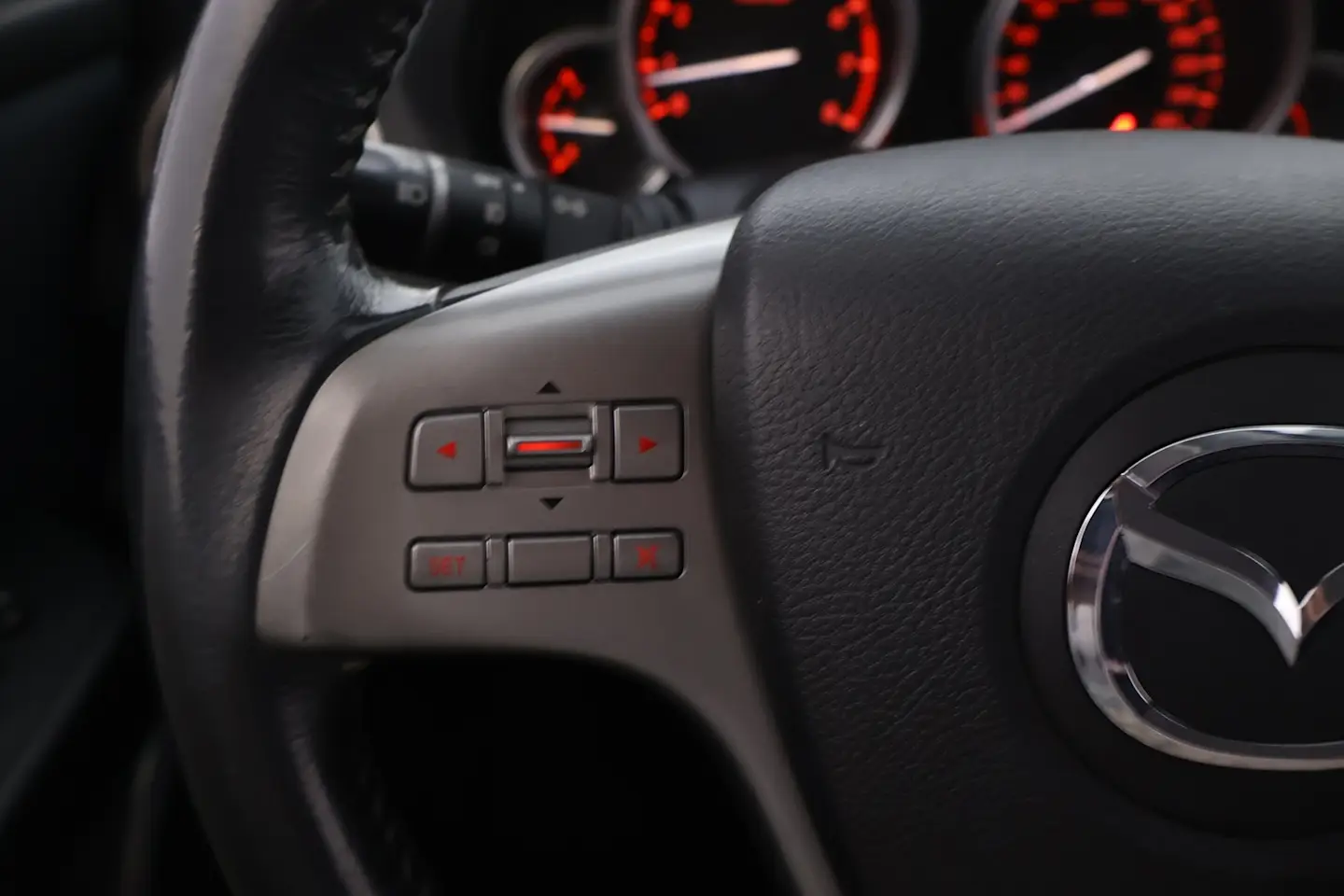 Car Image - 30leQ0CnjzHjiM4JYzHrDw